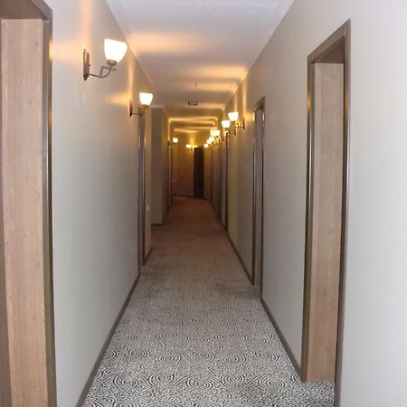 Hotel Cristal Palace Tbiliszi Kültér fotó